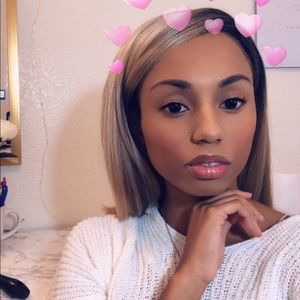 Meet your Posher, Alexis